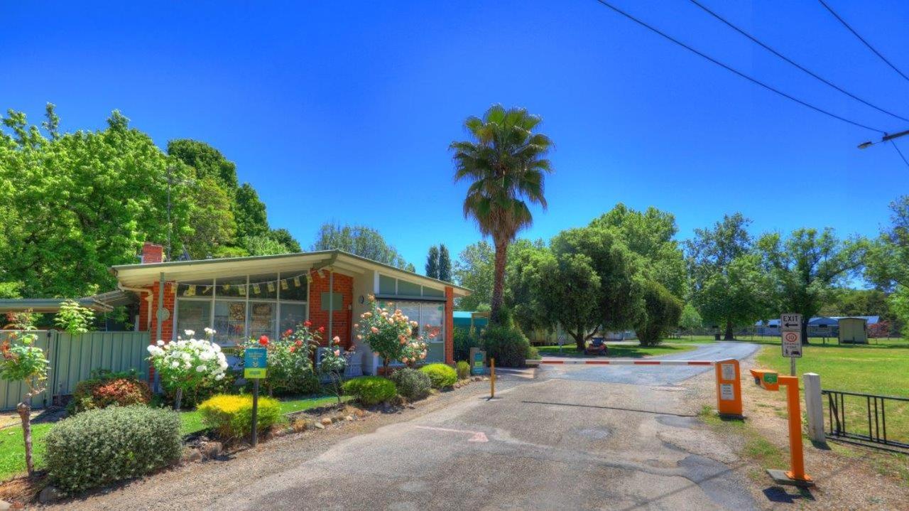 Myrtleford Holiday Park Екстер'єр фото