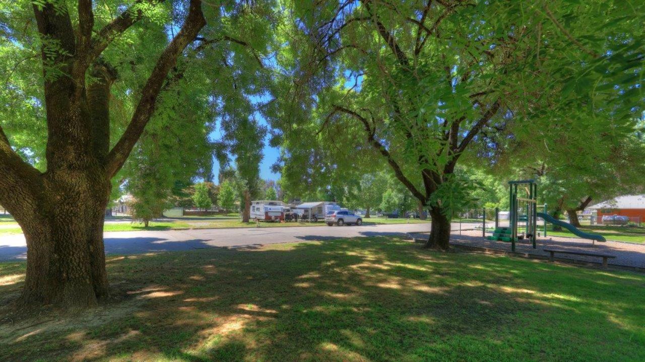 Myrtleford Holiday Park Екстер'єр фото