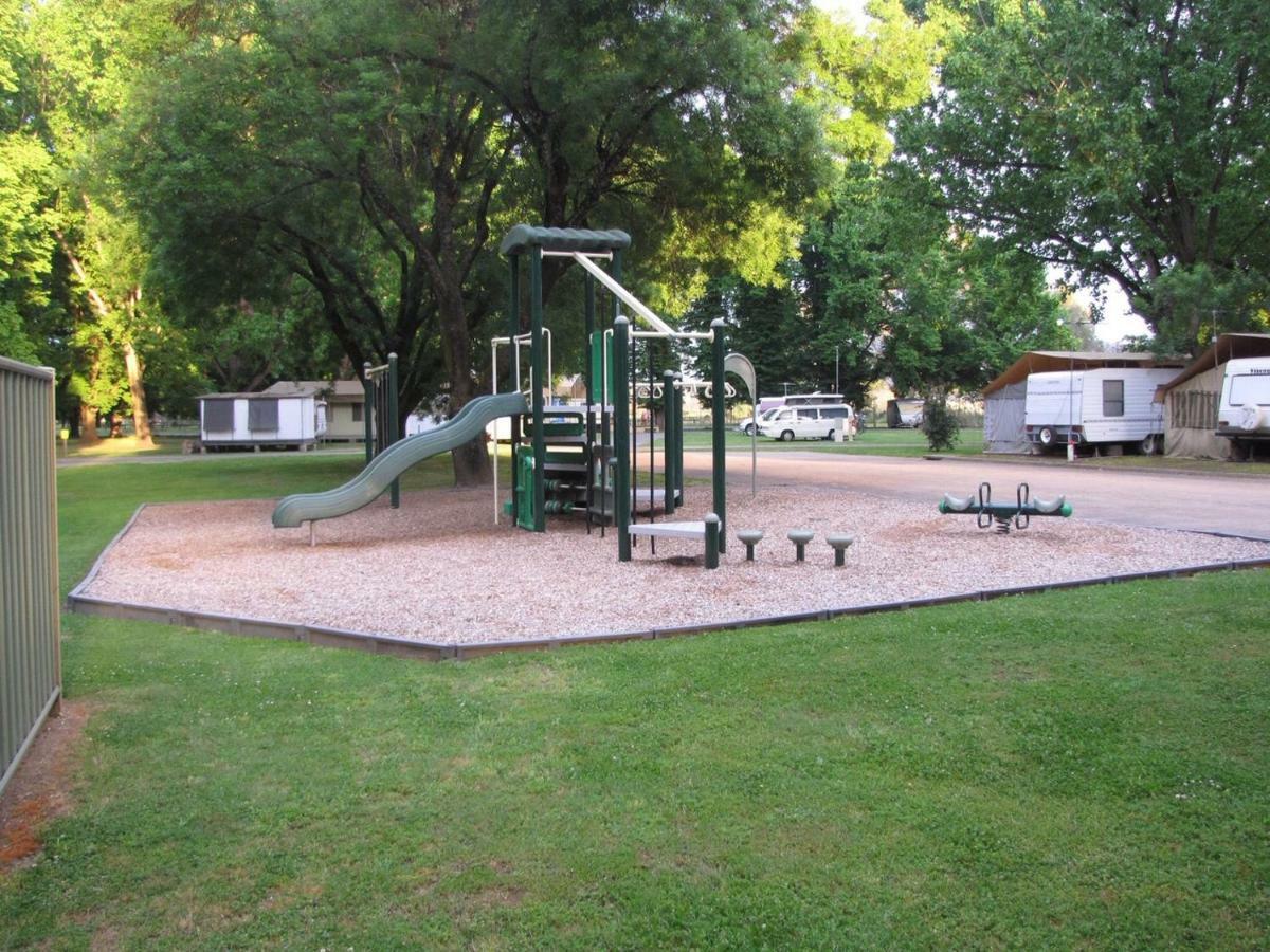 Myrtleford Holiday Park Екстер'єр фото